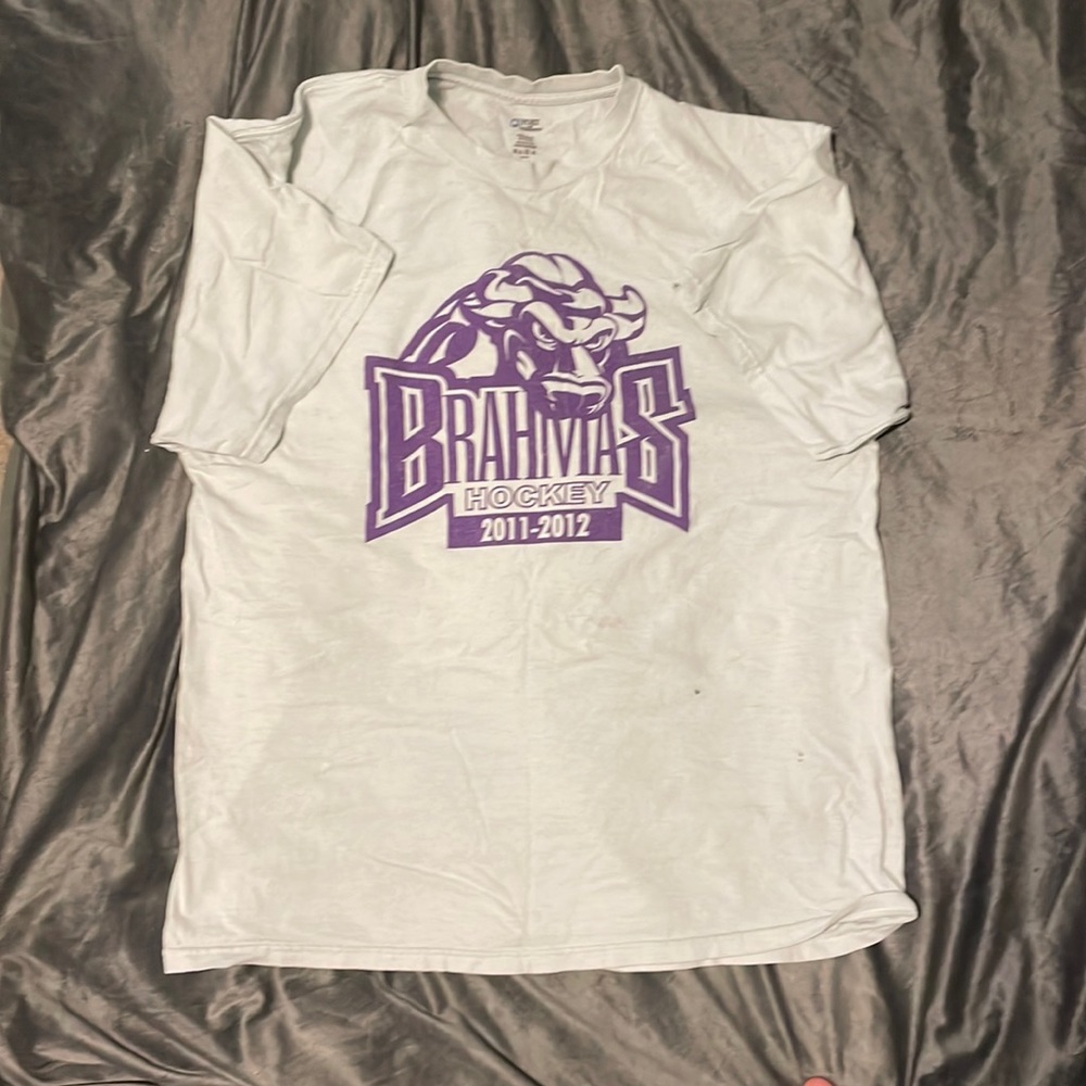 Brahmas hockey tshirt-very worn-stained on front
